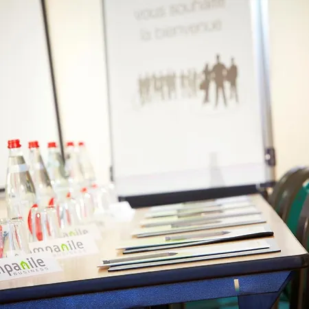 钟楼巴黎东伯比妮酒店