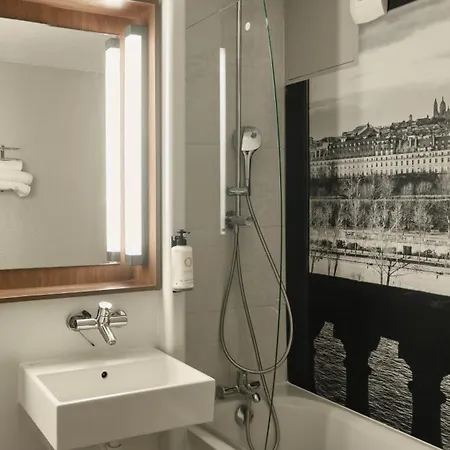 מלון Campanile Prime - Paris 3*