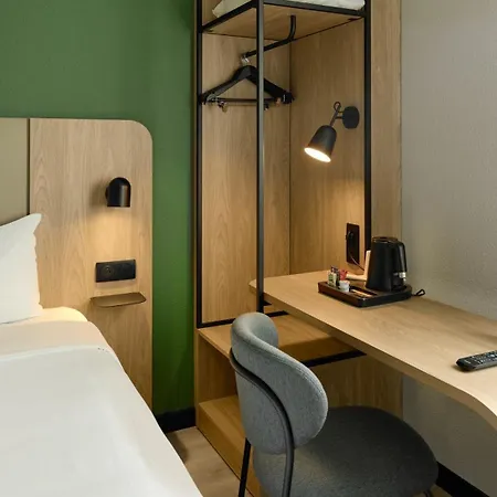 Campanile Prime - Paris מלון 3*