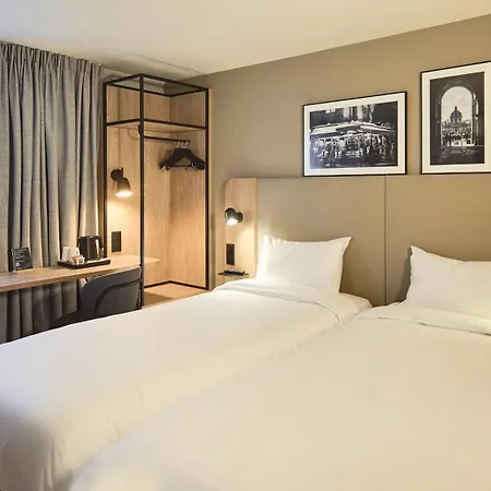 Campanile Prime - Paris מלון
