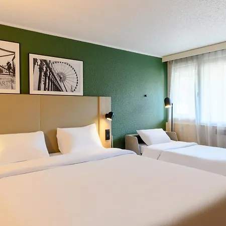 מלון Campanile Prime - Paris 3*