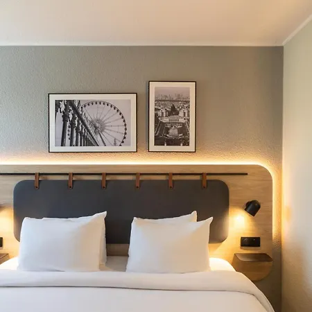 Campanile Prime - Paris מלון