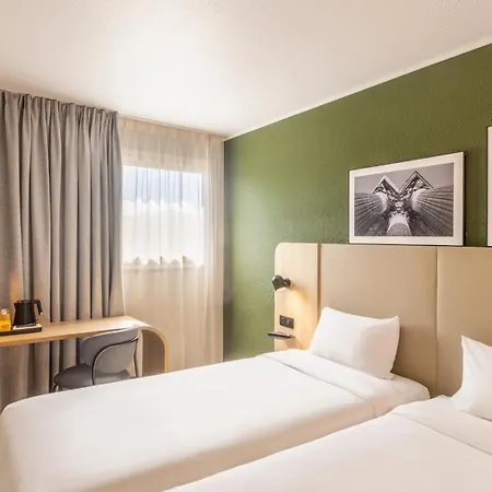 Campanile Prime - Paris מלון 3*