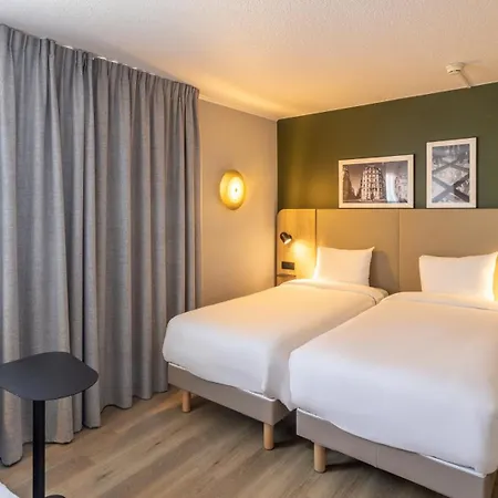 Campanile Prime - Paris 3* بوبْئيني