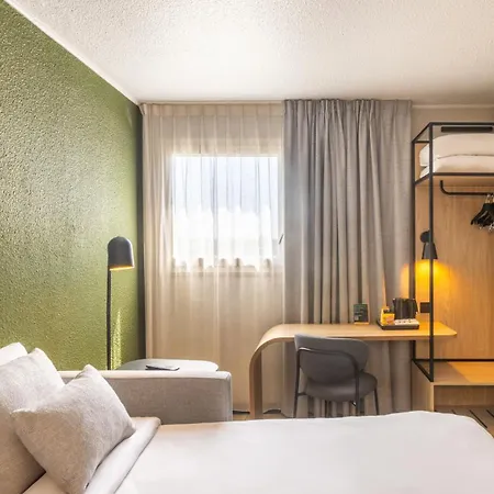 Campanile Prime - Paris מלון