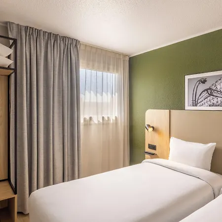 Otel Campanile Prime - Paris 3*