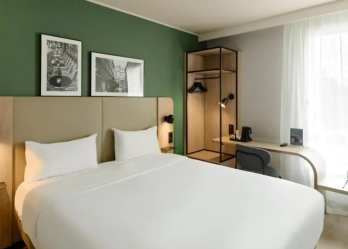 Campanile Paris Est 3*
