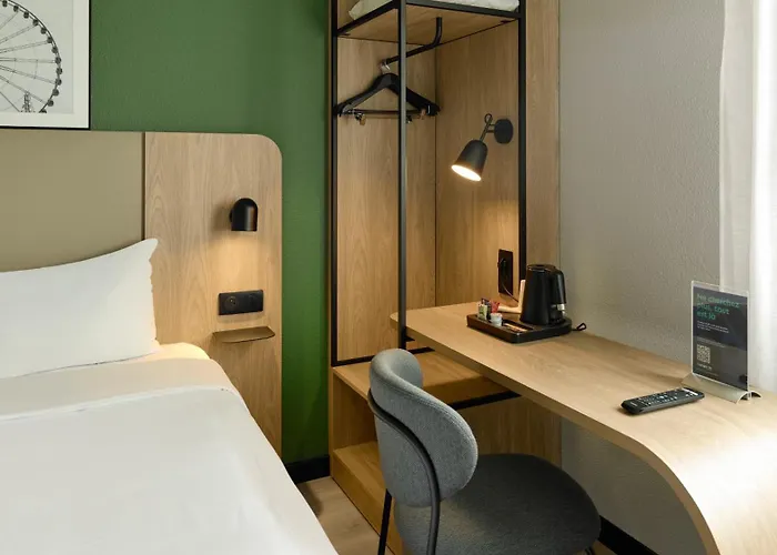 Campanile Paris Est Hotel 3*
